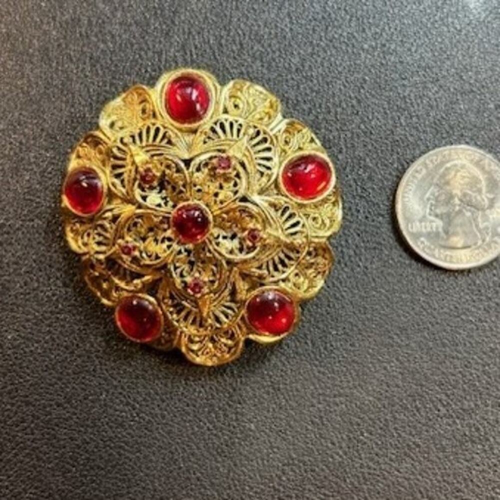 Vintage Round Gold Tone Brooch with Red Stones Unsigned